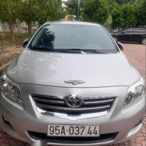 Cần bán xe Toyota Corolla altis năm sản xuất 2010, màu bạc, nhập khẩu nguyên chiếc xe gia đình, giá 380tr0