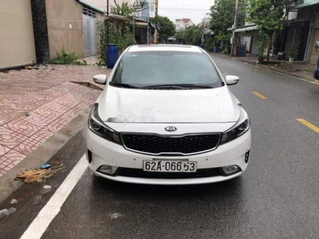 Cần bán lại xe Kia Cerato năm 2016, màu trắng