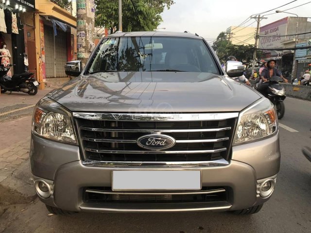 Cần bán xe Ford Everest 2011 số sàn máy dầu, màu hồng phấn0