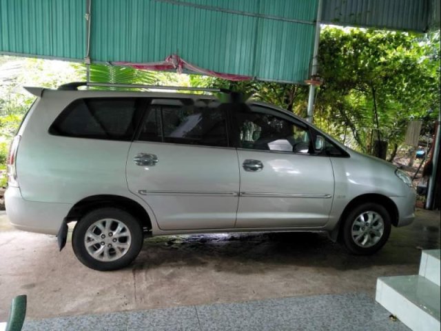 Cần bán Toyota Innova đời 2007, màu bạc