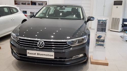 Cần bán lại xe Volkswagen Passat 2018 xe còn mới