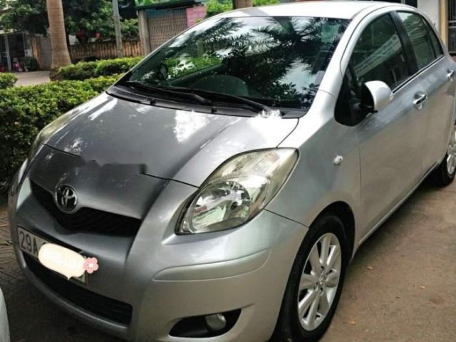 Bán Toyota Yaris đời 2010, màu bạc, nhập khẩu số tự động0