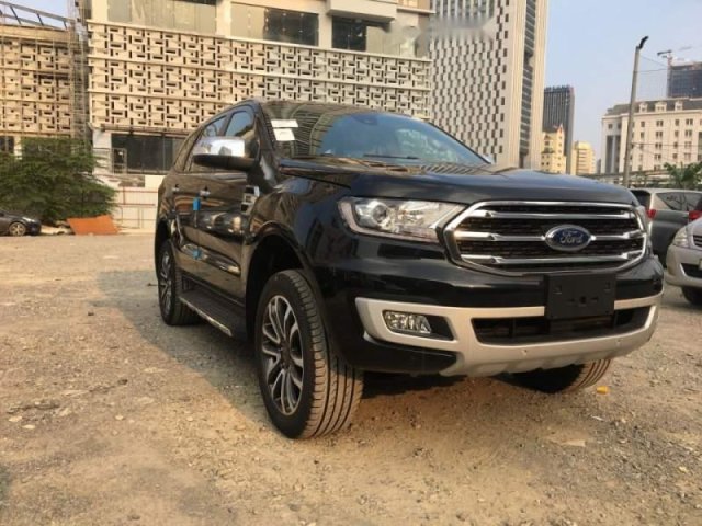 Bán ô tô Ford Everest sản xuất 2019, màu đen, xe nhập