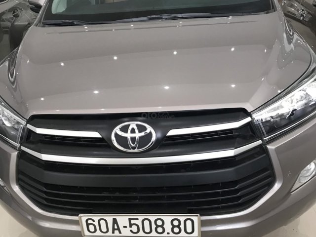 Bán Toyota Innova năm 2018, màu nâu đồng giá tốt0