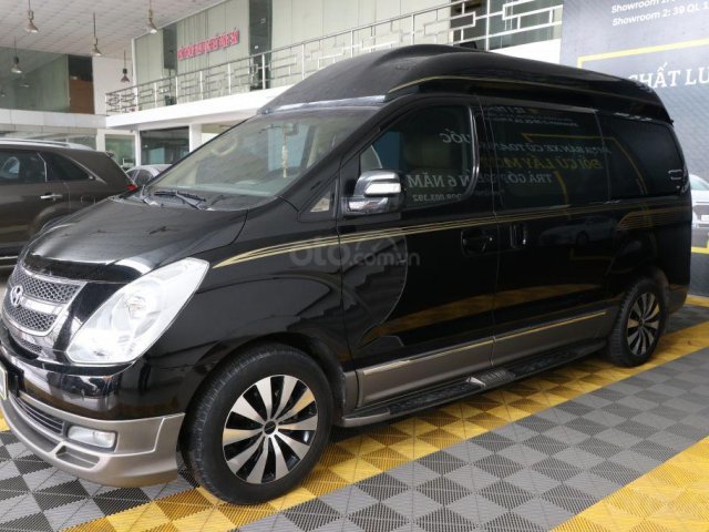 Bán Hyundai Grand Starex Limousine 2.4AT đời 2014, màu đen, xe nhập0