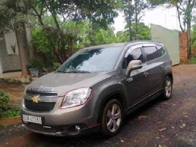 Bán xe Chevrolet Orlando LT 1.8 năm 2017, màu xám, số sàn