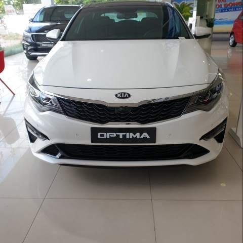 Cần bán xe Kia Optima năm sản xuất 2019, màu trắng0