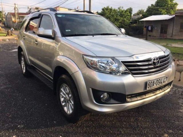 Chính chủ bán Toyota Fortuner đời 2013, màu bạc, nhập khẩu