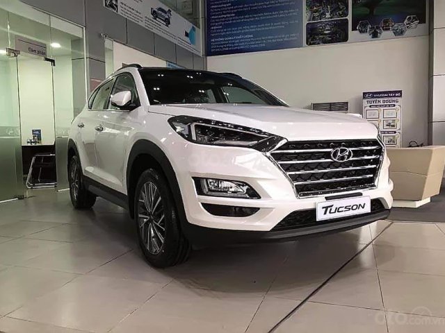 Bán Hyundai Tucson 2.0 ATH 2019, màu trắng, 878 triệu0