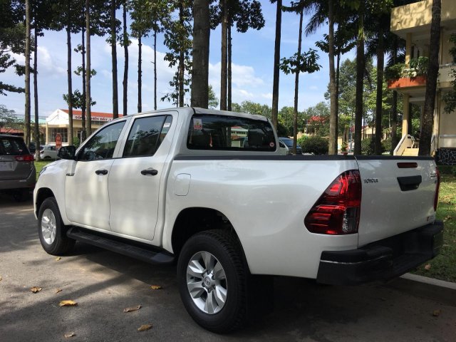 Bán Toyota Hilux 2.4E AT 2020, nhập khẩu Thái, giá tốt - Đủ màu - Giao sớm - Hỗ trợ mua xe trả góp0