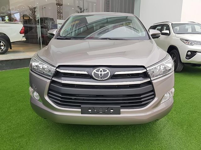 Bán Toyota Innova E đời 2019, màu nâu, giá cạnh tranh0