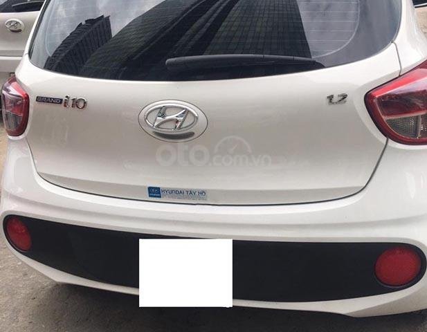 Bán xe Hyundai Grand i10 1.2 MT Base đời 2017, màu trắng, chính chủ0