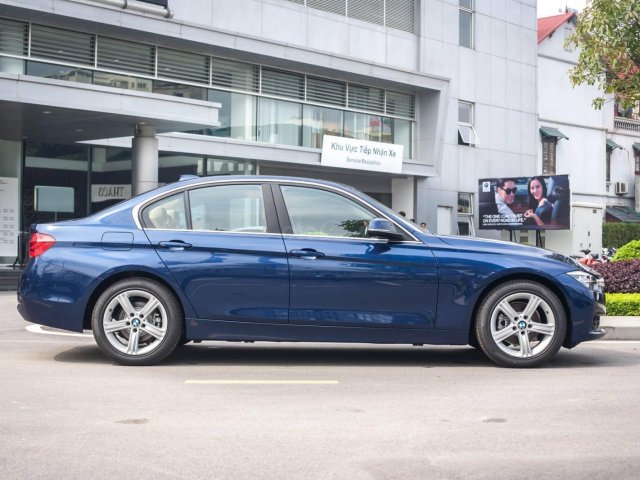 Bán ô tô BMW 3 Series 320i năm 2018, màu xanh lam, xe nhập