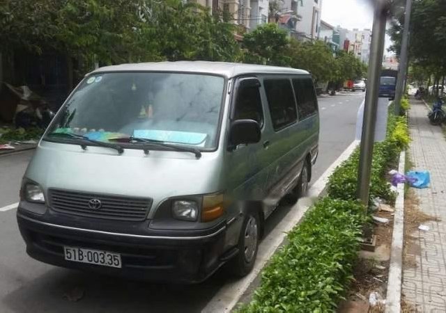 Bán xe Toyota Hiace đời 2005, tải Van 6 chỗ 850kg