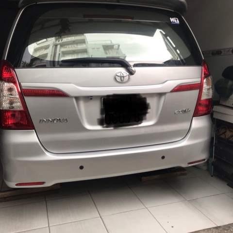 Cần bán xe Toyota Innova 2.0E đời 2015, màu bạc chính chủ, giá chỉ 535 triệu