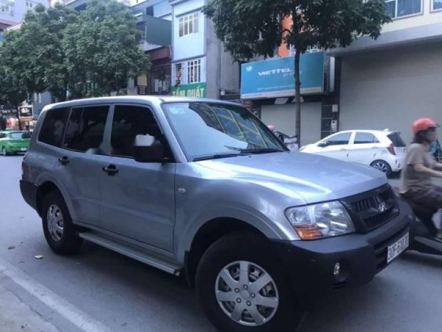 Bán xe Mitsubishi Pajero đời 2005, màu bạc0