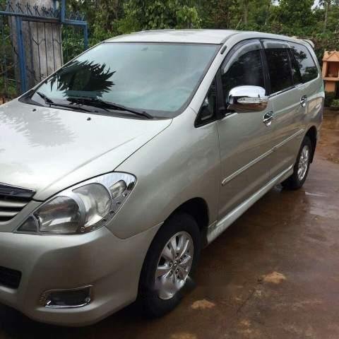 Bán Toyota Innova đời 2009, màu vàng, nhập khẩu  