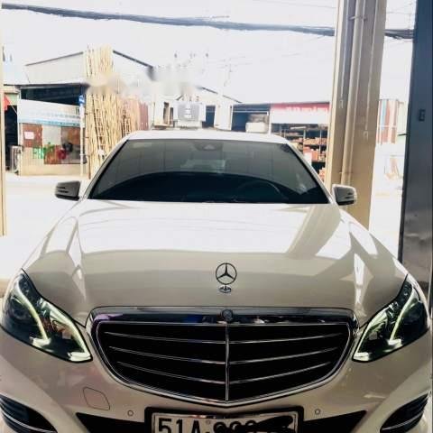 Bán Mercedes E200 đời 2014, màu trắng chính chủ0