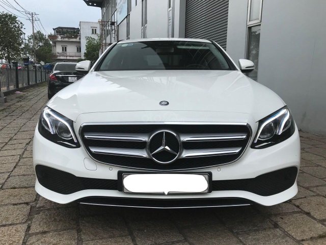 Bán E250 trắng chỉ đi 12000km, giá hấp dẫn