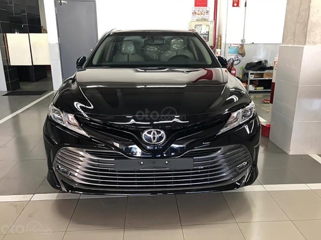 Bán Toyota Camry 2.0 2019 nhập 100% từ Thái Lan đã có mặt ở Showroom