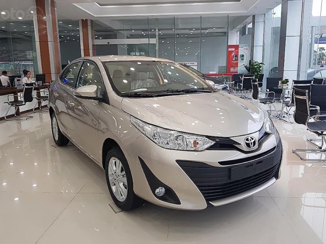 Cần bán xe Toyota Vios năm 2019, màu bạc