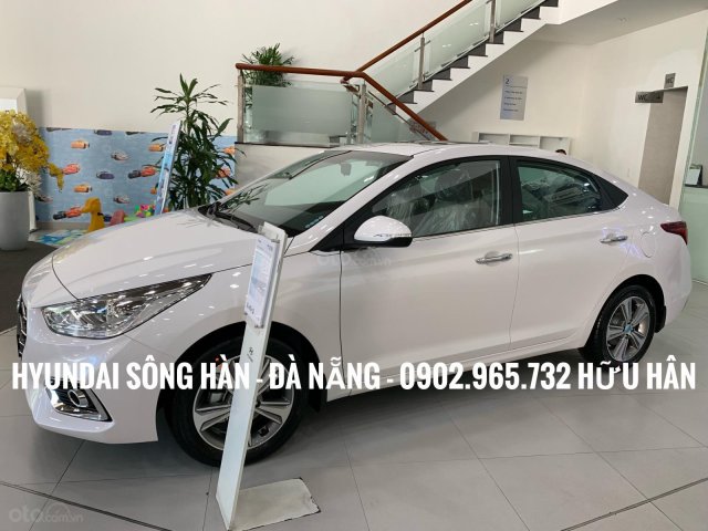 Bán Hyundai Accent sản xuất năm 2019, màu trắng, tặng kèm phụ kiện khi mua xe, hỗ trợ vay vốn 80%, LH 0902.965.732