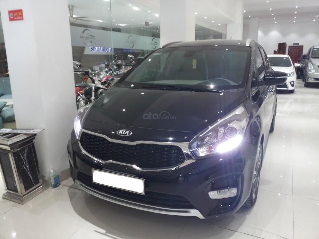 Bán Kia Rondo GAT 2.0AT năm 2018, màu đen, giá chỉ 610tr