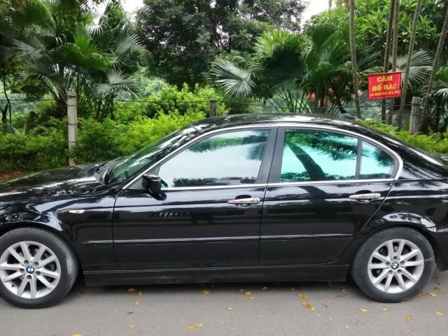 Xe BMW 3 Series 318i năm sản xuất 2004, màu đen, nhập khẩu chính chủ