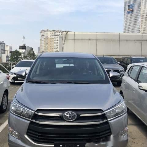 Cần bán xe Toyota Innova E MT sản xuất năm 2019, xe giá thấp, giao nhanh toàn quốc0