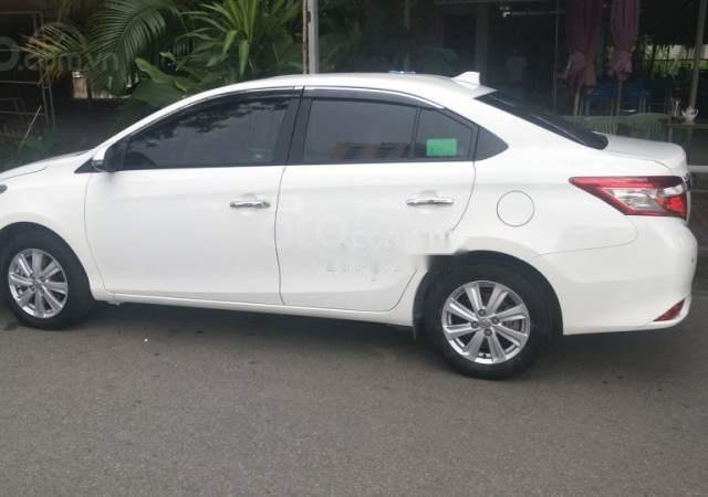 Bán Toyota Vios sản xuất 2017, màu trắng xe gia đình0