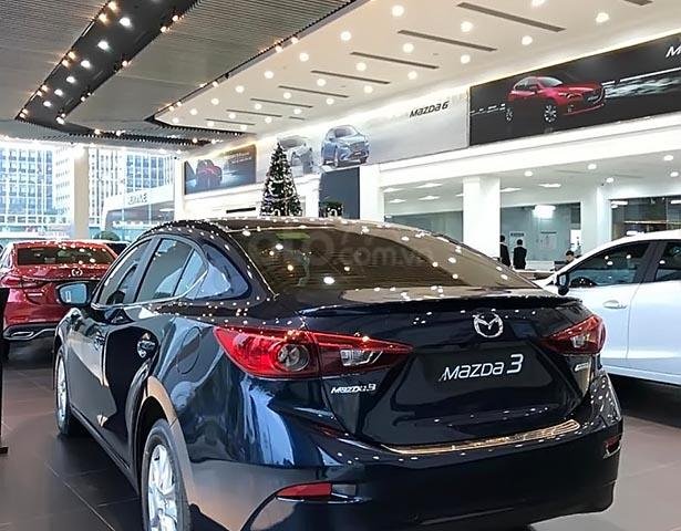 Bán Mazda 3 Luxury đời 2018, màu xanh lam0