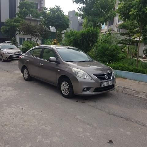 Bán Nissan Sunny đời 2014, màu xám, chính chủ 