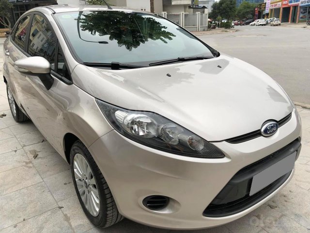 Bán Ford Fiesta 2011 màu vàng, tự động, xe gia đình0