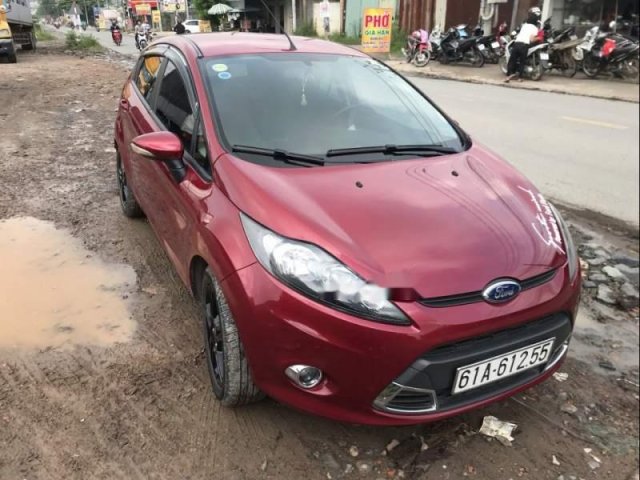 Bán xe Ford Fiesta sản xuất năm 2013, màu đỏ, giá tốt0