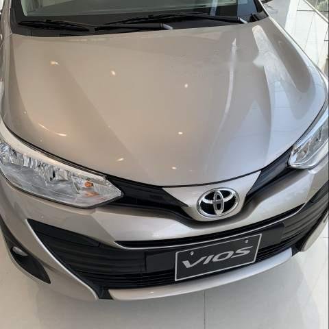 Bán Toyota Vios sản xuất năm 2019, màu vàng, giá tốt0