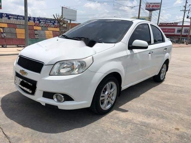 Cần bán Chevrolet Aveo sản xuất 2017, màu trắng, nhập khẩu