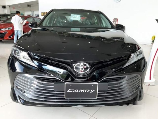 Cần bán Toyota Camry sản xuất 2019, màu đen, nhập khẩu Thái Lan0