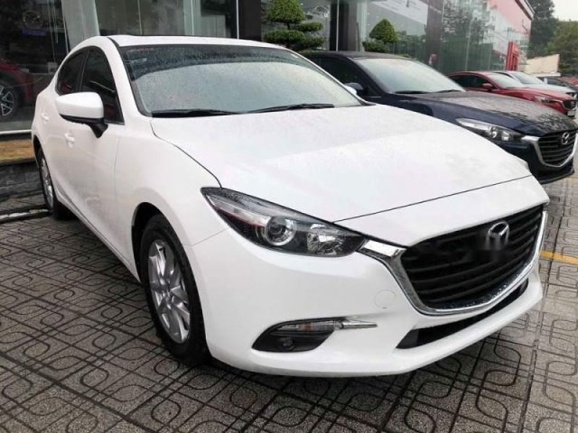 Bán Mazda 3 1.5 Luxury sản xuất năm 2019, màu trắng, 669 triệu