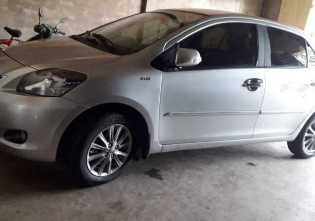 Bán xe Toyota Vios G năm 2013, màu bạc0