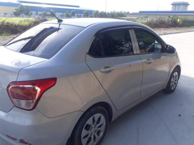 Bán Hyundai Grand i10 1.2MT Base 2018, màu bạc, xe nhập