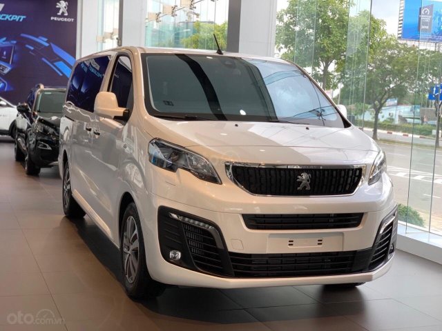 Peugeot Traverller Luxury ưu đãi tốt tặng BHVC, LH 09030378560