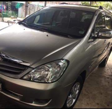 Cần bán Toyota Innova đời 2008, màu vàng cát