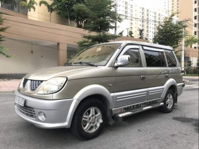 Cần bán xe Mitsubishi Jolie năm 2005, màu vàng chính chủ0