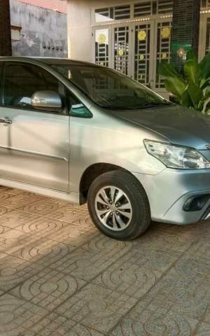 Bán Toyota Innova sản xuất năm 2015, màu bạc, giá 579tr