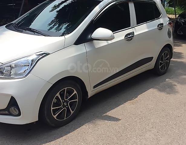 Bán Hyundai Grand i10 1.2 MT 2018, màu trắng số sàn, giá 350tr0