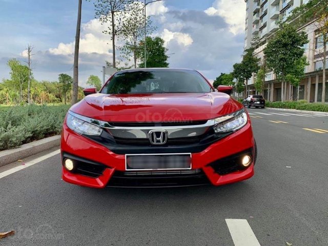 Bán Honda Civic 1.5 Turbo sản xuất 2018, màu đỏ, biển Hà Nội