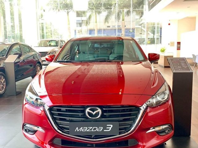 Mazda 3 2019 KM 70 triệu, bảo hiểm và bảo hành bảo dưỡng. Hỗ trợ trả góp lên đến 90%, sẵn xe giao ngay. LH: 0984684494