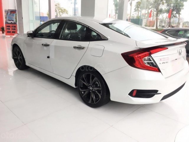 Cần bán Honda Civic RS 1.5 AT đời 2019, màu trắng, nhập khẩu