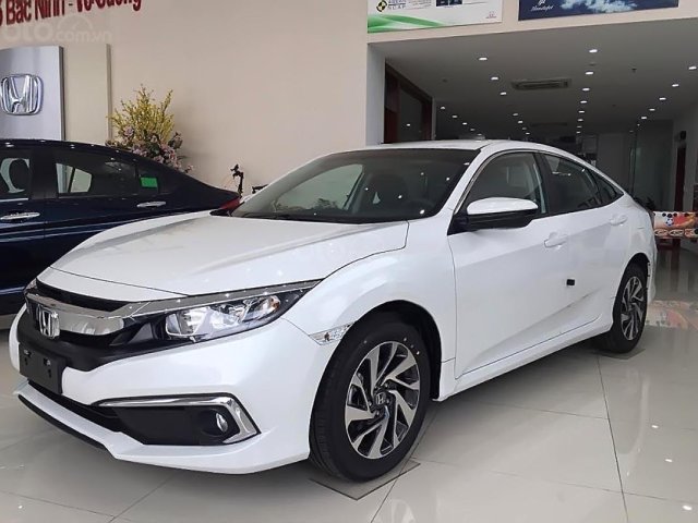 Bán Honda Civic 1.8E 2019, màu trắng, xe nhập0