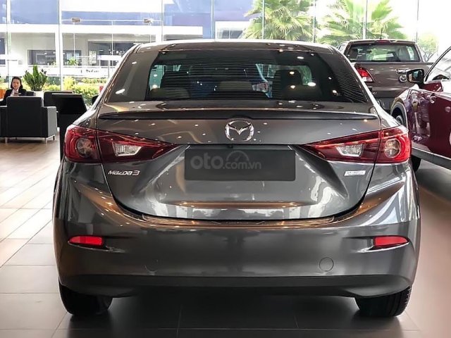 Cần bán Mazda 3 Luxury năm 2019, màu xám, 669 triệu